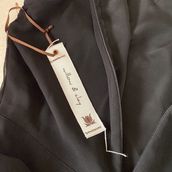 Willow and Clay ruffle black beaded flowers top Sz S NWOT - Picture 3 of 12